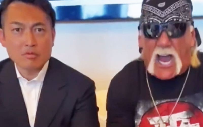 Hulk Hogan Passes Down ‘Axe Bomber’ Finisher to Shinichiro Kawamatsu