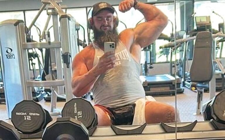 Braun Strowman Back in Gym for the First Time After Suffering Groin Injury