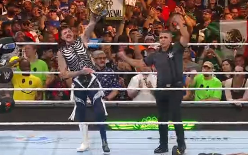 Dominik Mysterio Steals Win To Retain IC Title At SummerSlam 2025