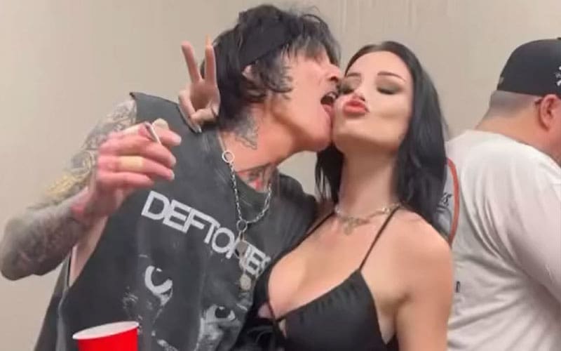 Tommy Lee Licks Saraya’s Face Backstage at Mötley Crüe Vegas Show